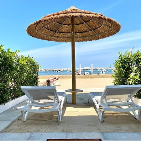 Marina Bay Suites Peschici Bagian luar foto