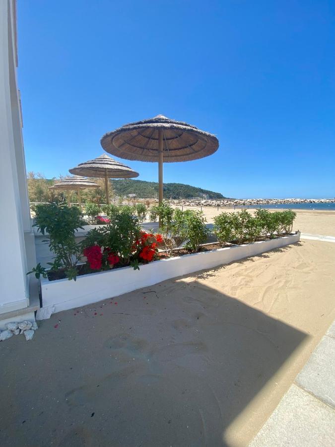 Marina Bay Suites Peschici Bagian luar foto