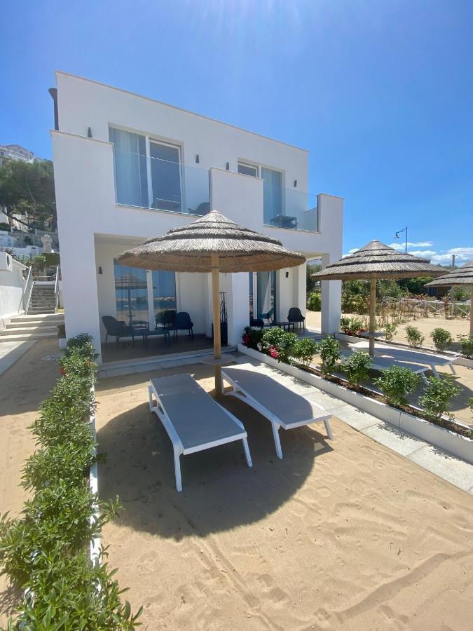 Marina Bay Suites Peschici Bagian luar foto