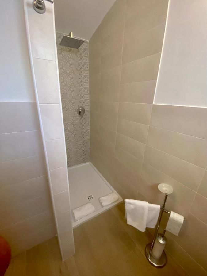 Marina Bay Suites Peschici Bagian luar foto
